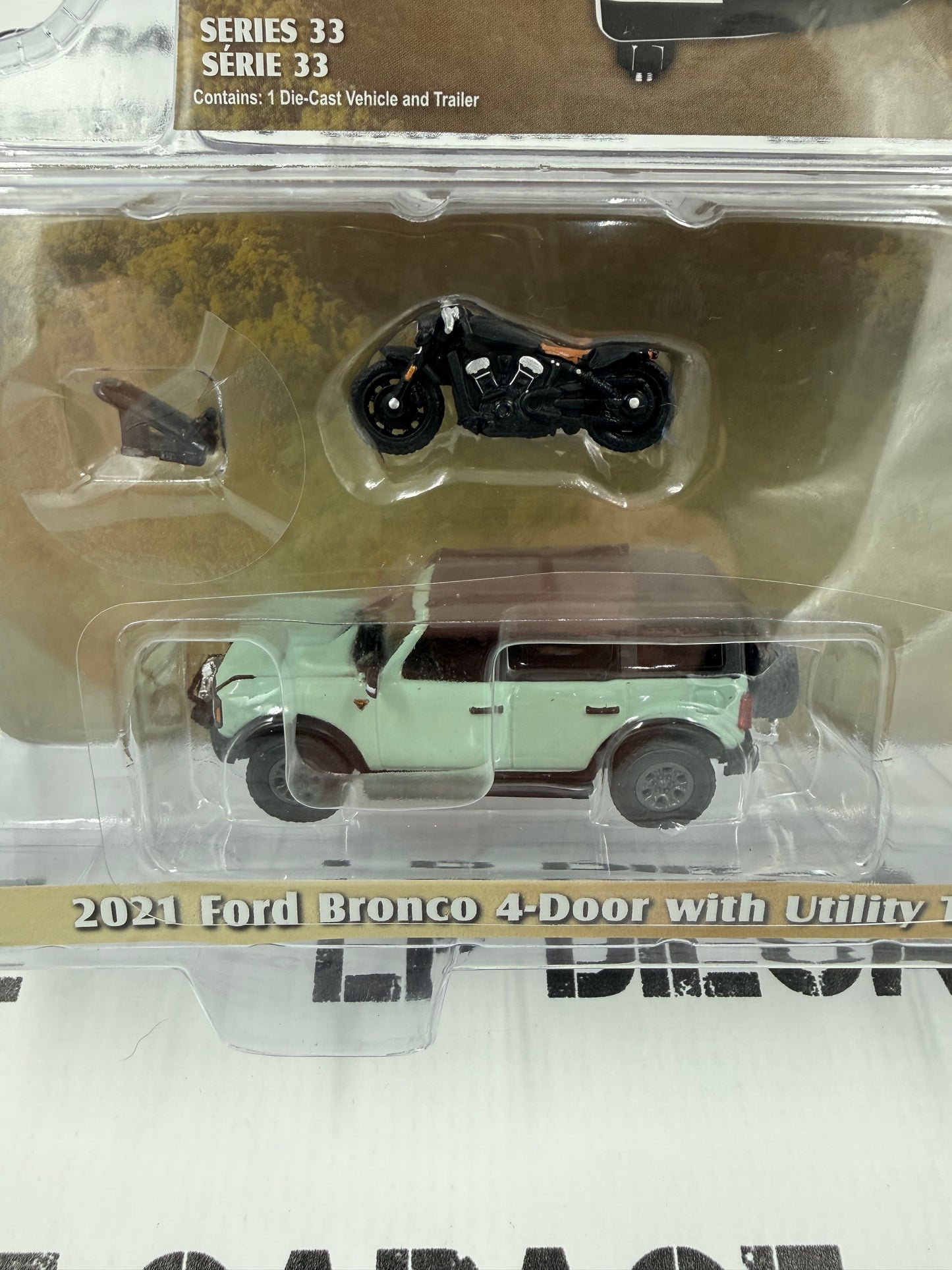 GREENLIGHT 2021 Ford Bronco w/ Trailer & Motorcycle Cactus Grey 1:64 Diecast Hitch & Tow