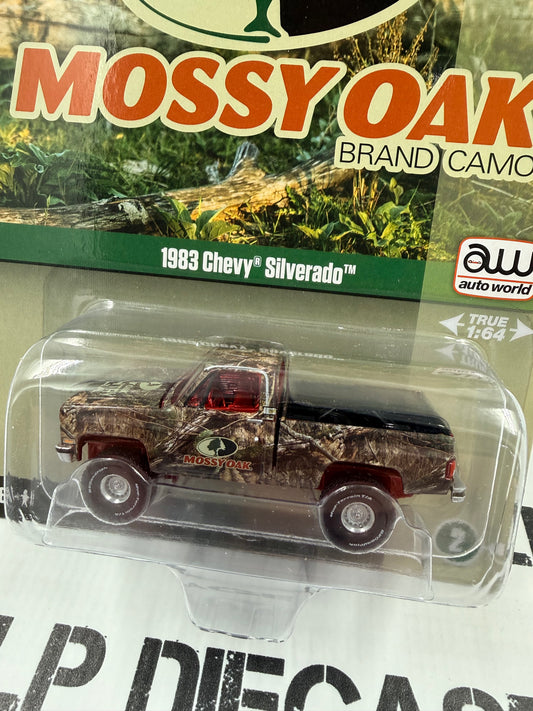 ULTRA RED CHASE AUTO WORLD 1983 Chevy Silverado Mossy Oak Camo 1:64 Diecast Big Country