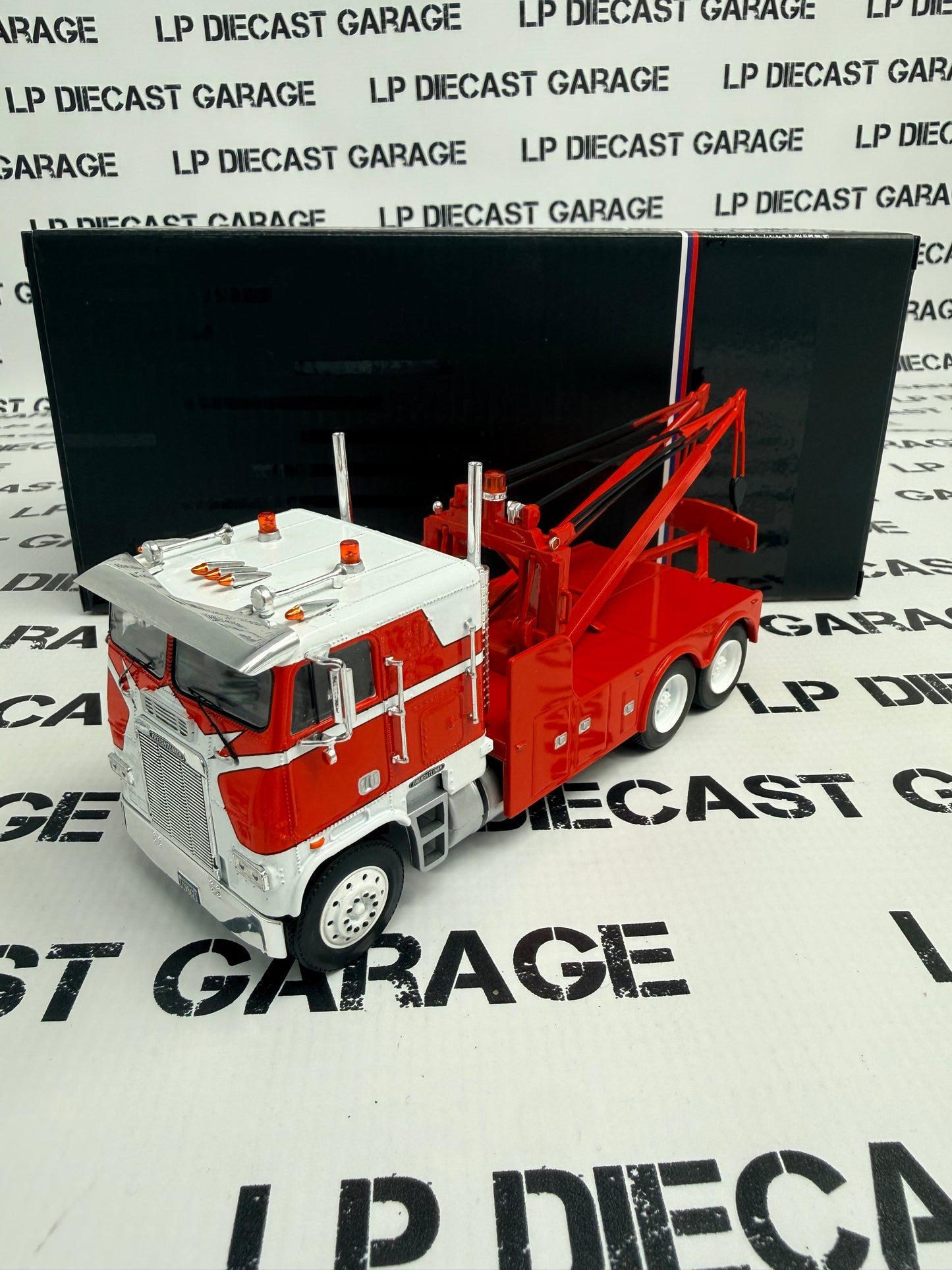 IXO Models 1987 Freightliner FLA Tow Truck Red 1:43 Diecast USA