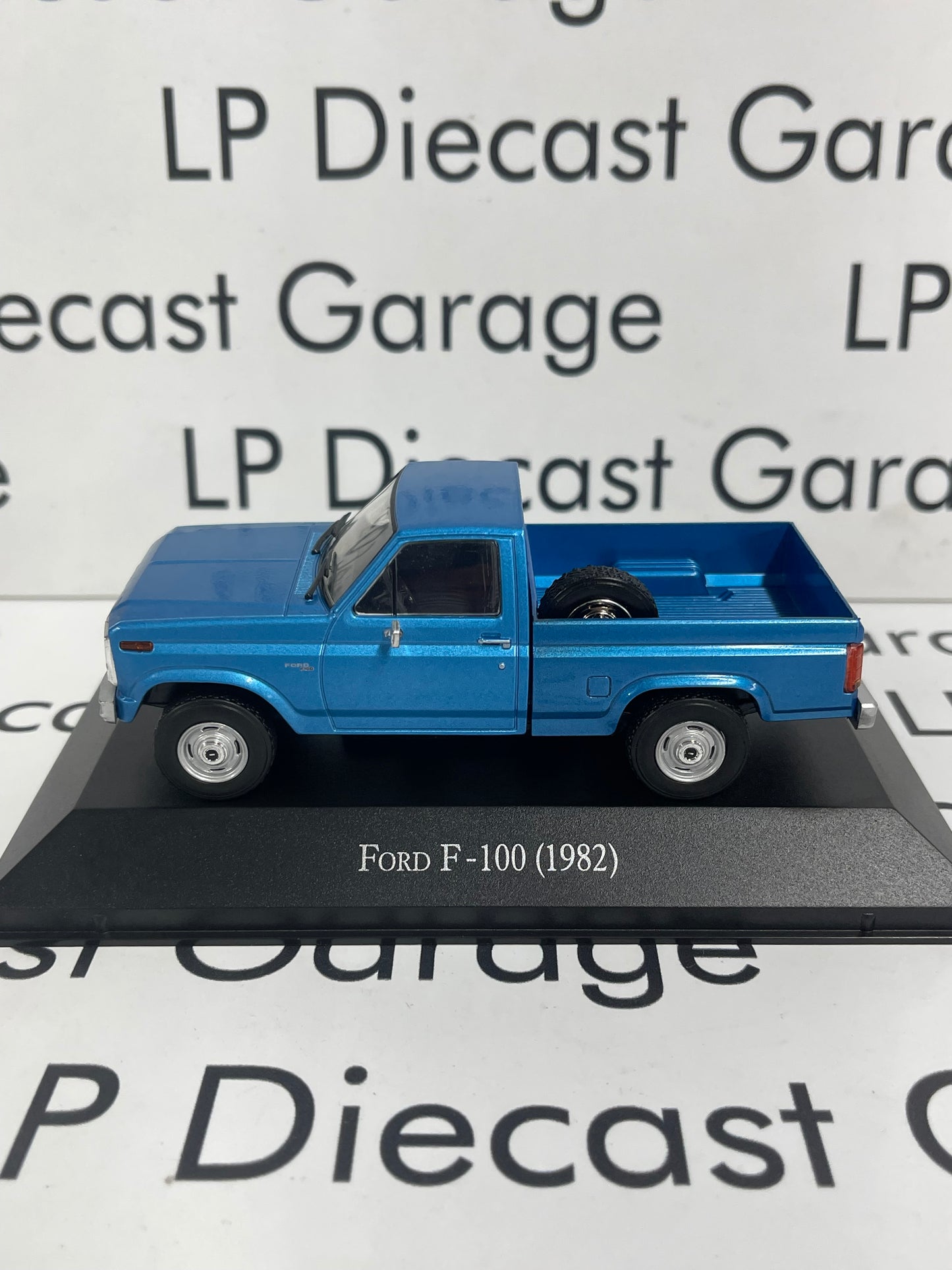 EDICOLA 1982 Ford F-100 Blue Truck 1:43 Diecast