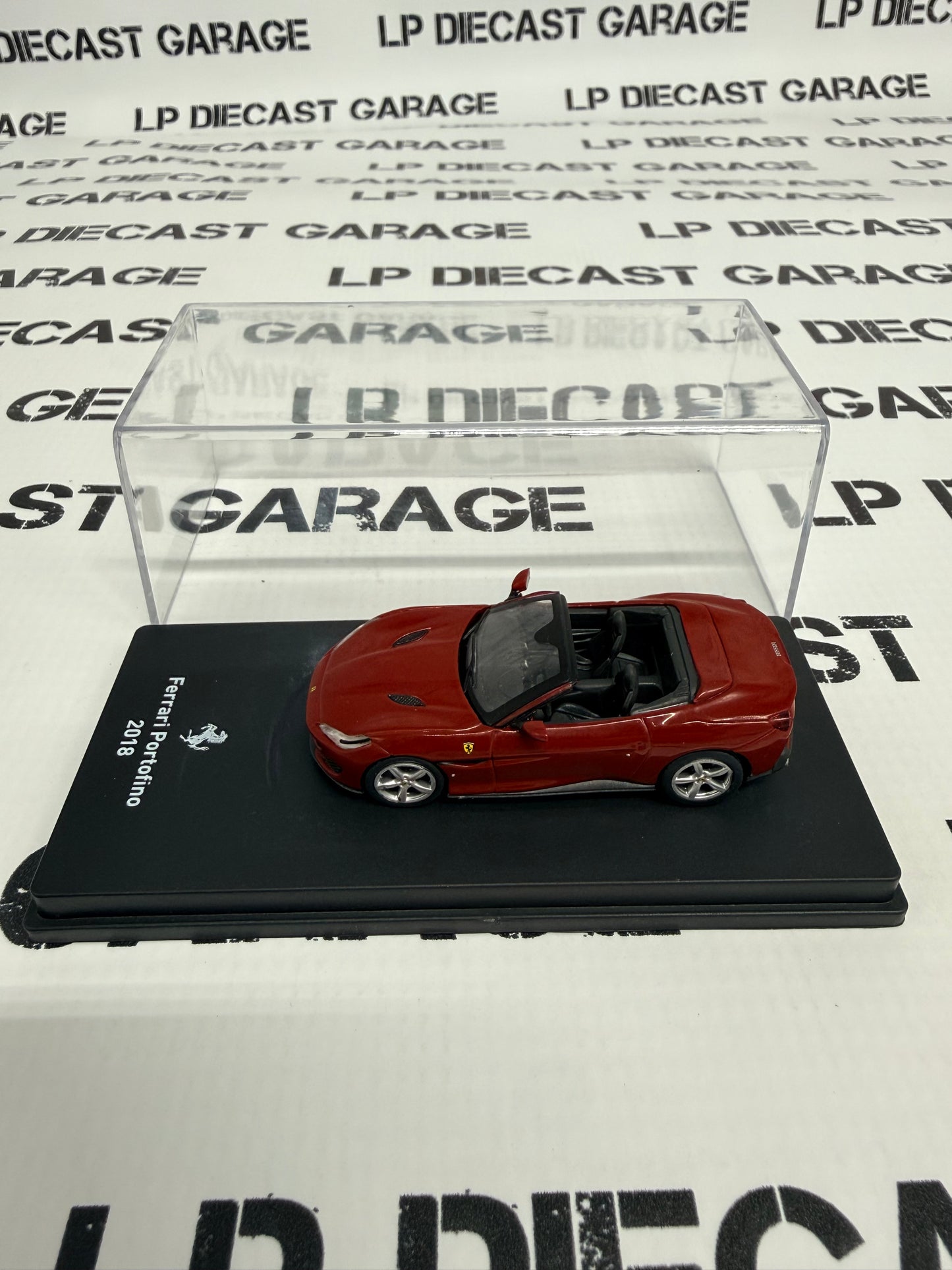 EDICOLA 2018 Ferrari Portofino Dark Red 1:64 Diecast w/ Display Case