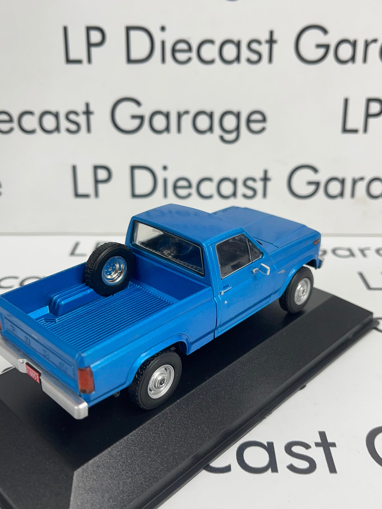 EDICOLA 1982 Ford F-100 Blue Truck 1:43 Diecast