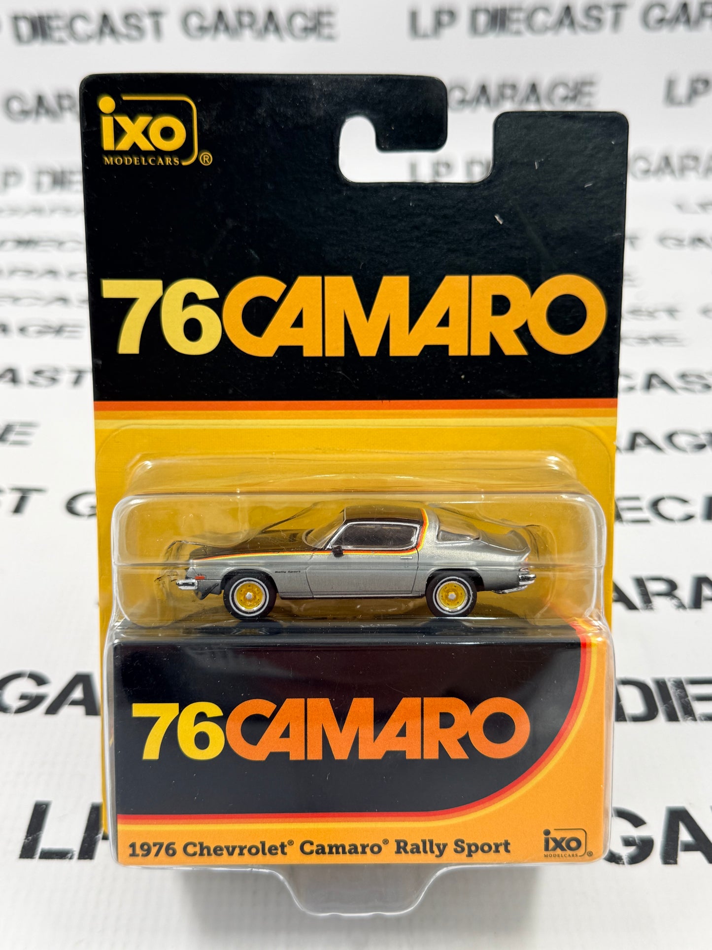 RAW CHASE IXO Models 1976 Chevrolet Camaro Rally Sport Yellow Black 1:64 Diecast