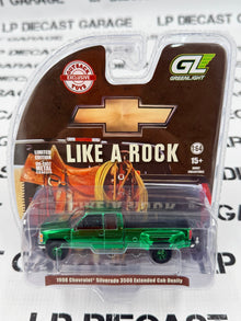 CHROME CHASE GREENLIGHT 1998 Chevrolet Silverado 3500 4x4 White 1:64 Diecast OBT Exclusive