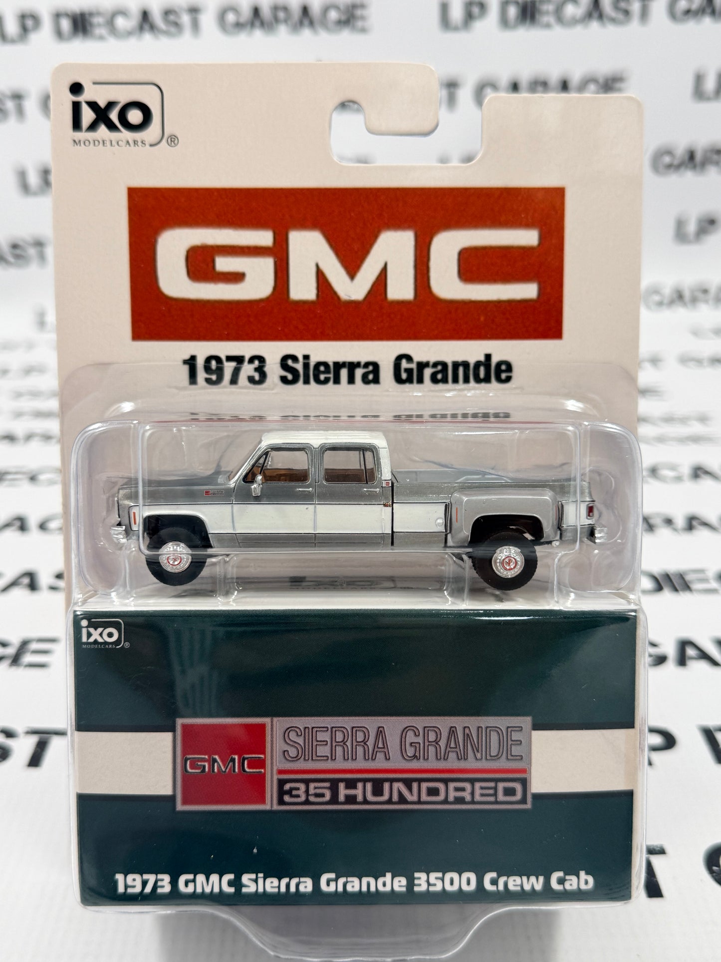 RAW CHASE IXO Models 1973 GMC Sierra Grande 3500 Dually Green White 1:64 Diecast