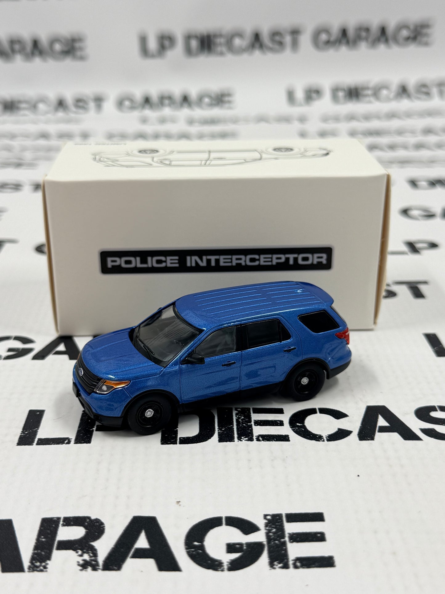 MODEL CAR 2013 Ford Explorer Police Interceptor Blue Unmarked 1:64 Diecast