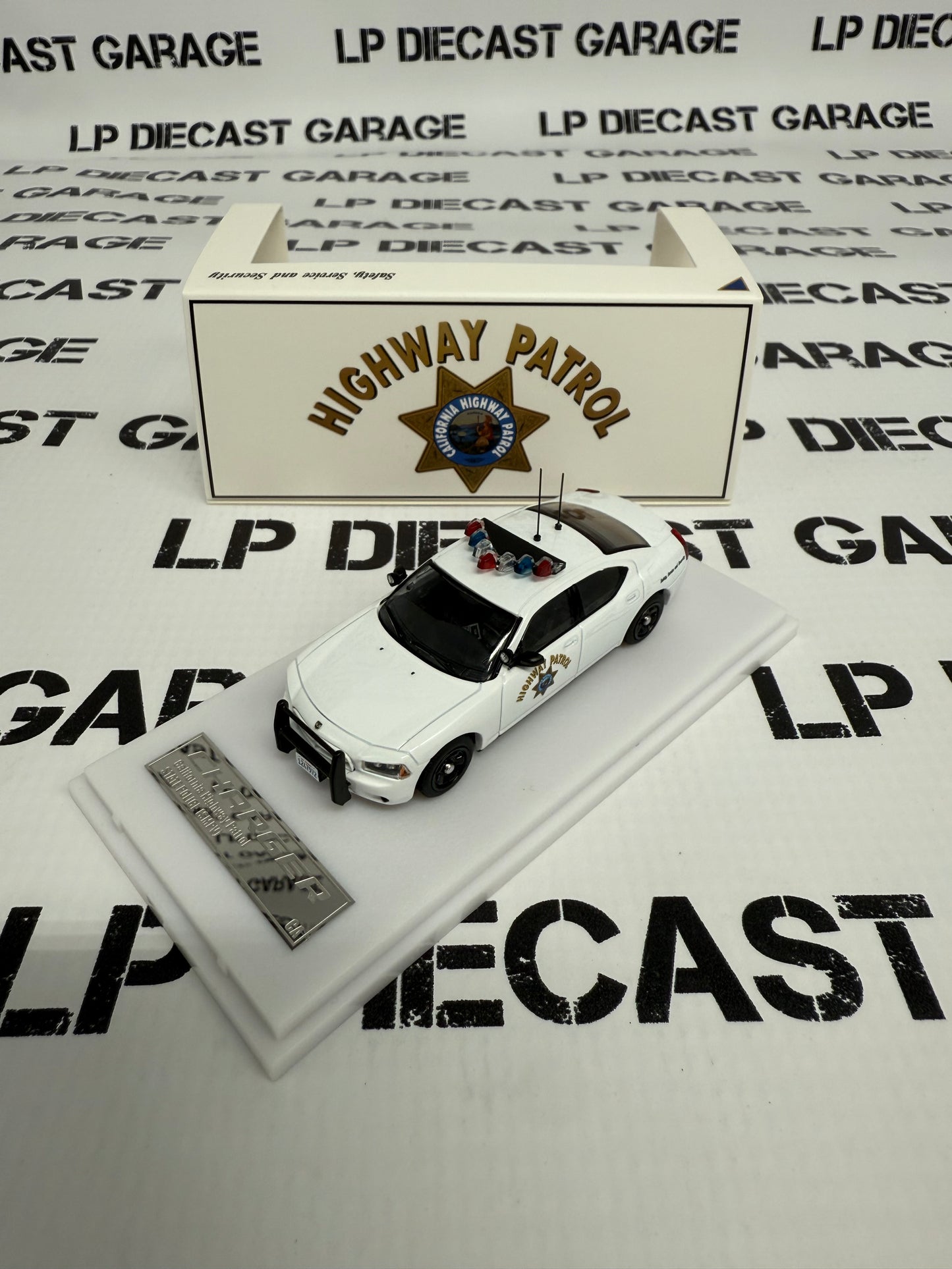 ROLLIN Dodge Charger California Highway Patrol 1:64 Diecast Polar Bear II