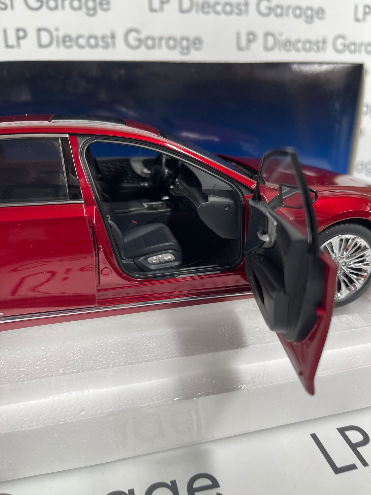 AUTOart 2018 Lexus LS500h Morello Red Metallic 1:18 Scale Diecast 78869