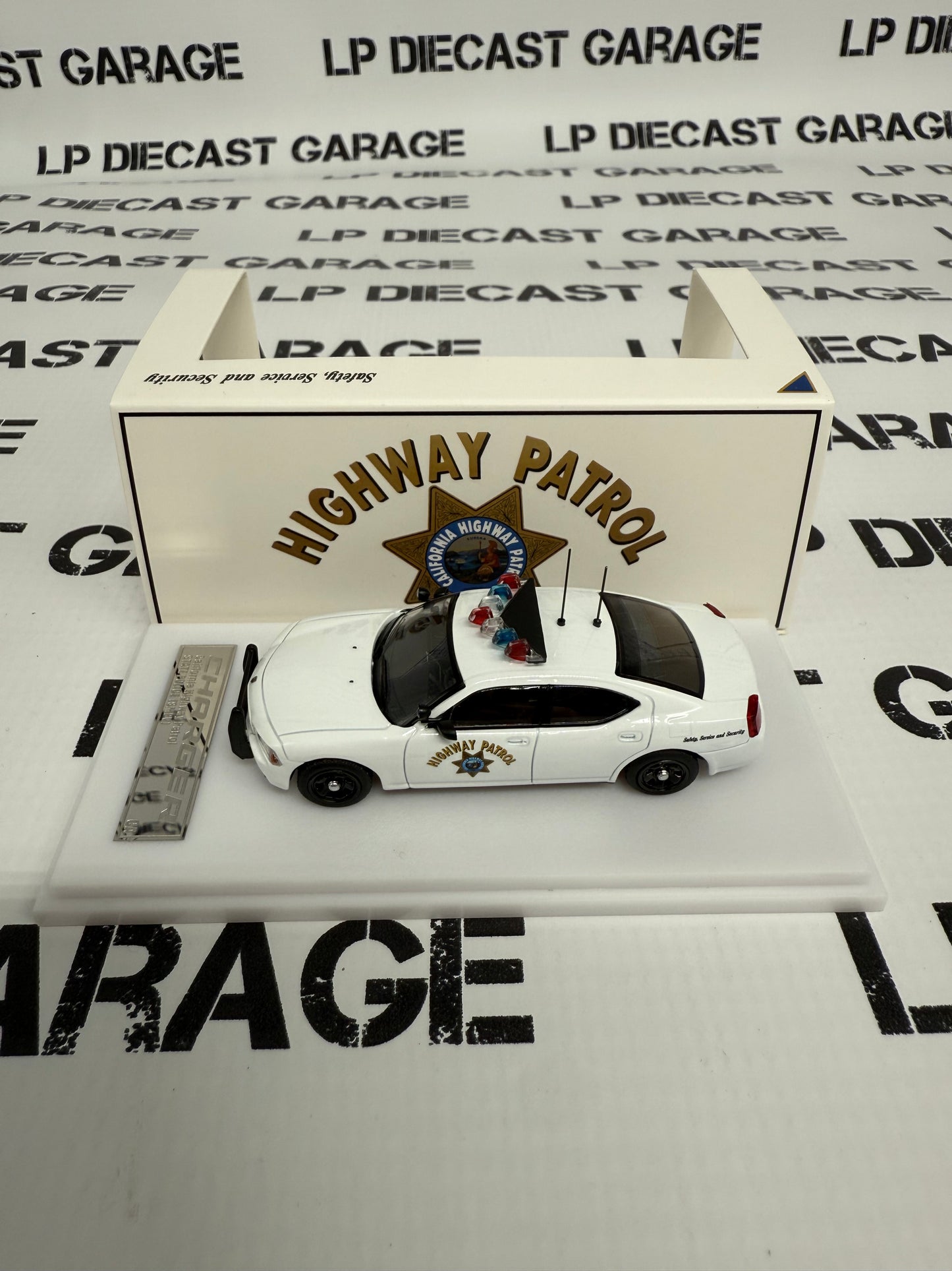 ROLLIN Dodge Charger California Highway Patrol 1:64 Diecast Polar Bear II