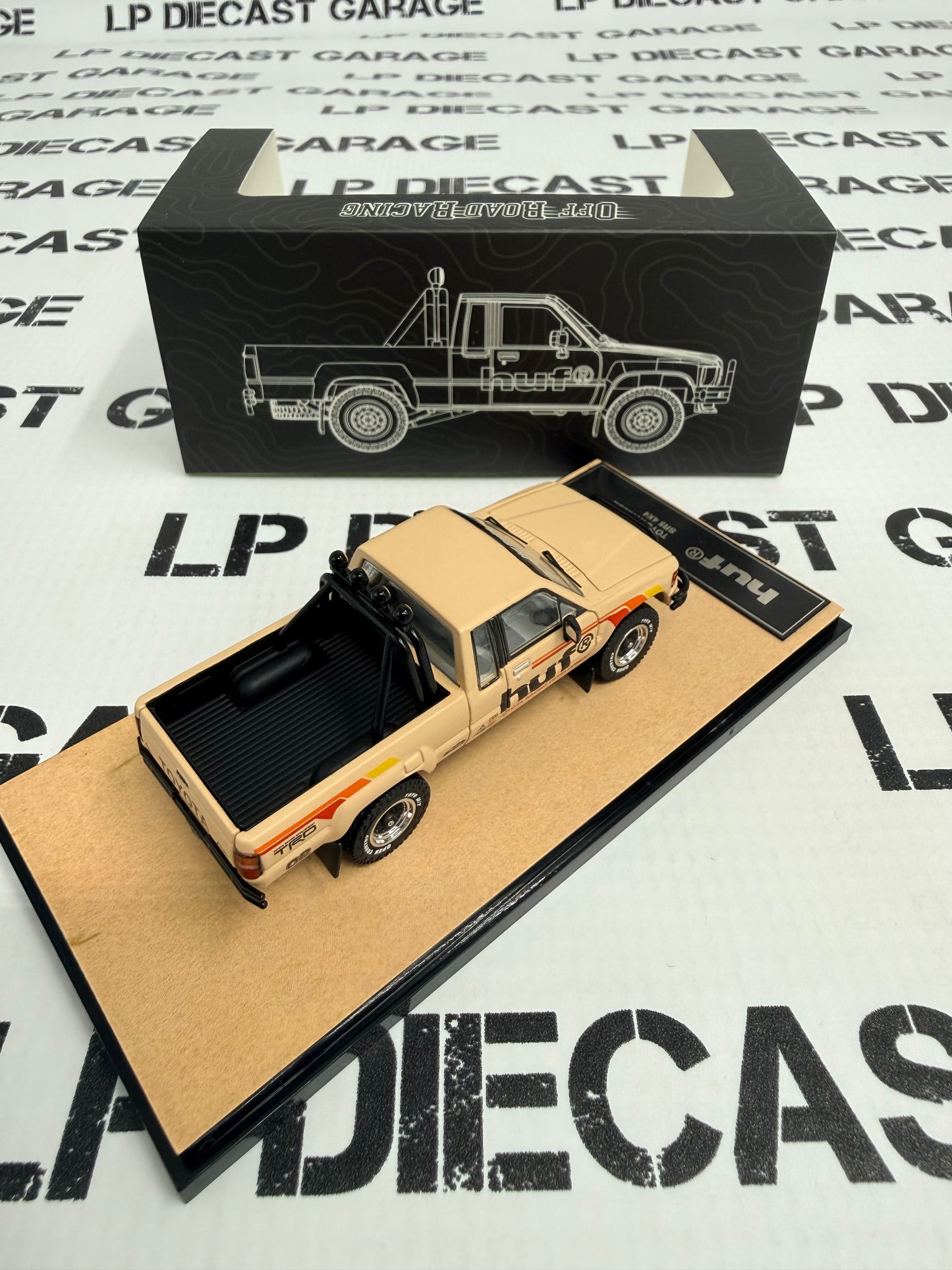 GCD 1985 Toyota Hilux SR5 4WD Huf Exclusive 1:64 Diecast