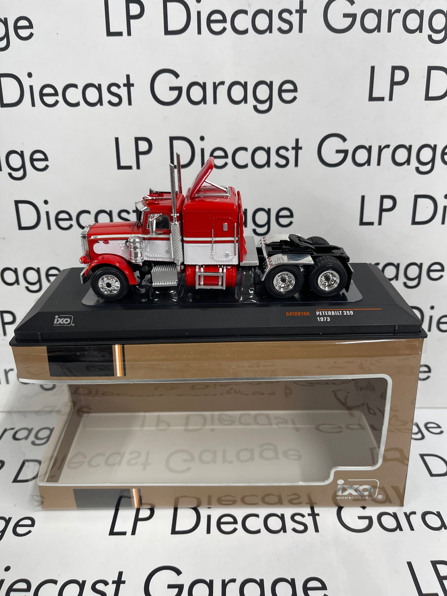 IXO Models 1973 Peterbilt 359 Red Semi Truck 1:64 Diecast USA Model