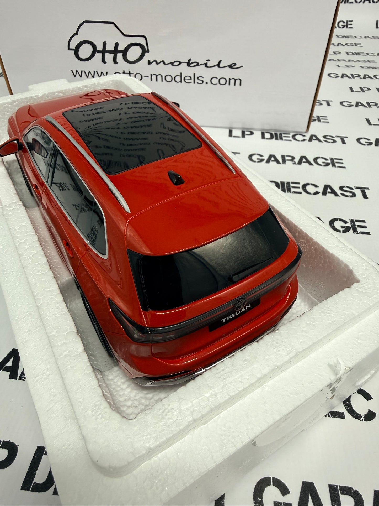 OTTO MOBILE Volkswagen Tiguan e TSi R-Line 1:18 Scale Resin Model OT489