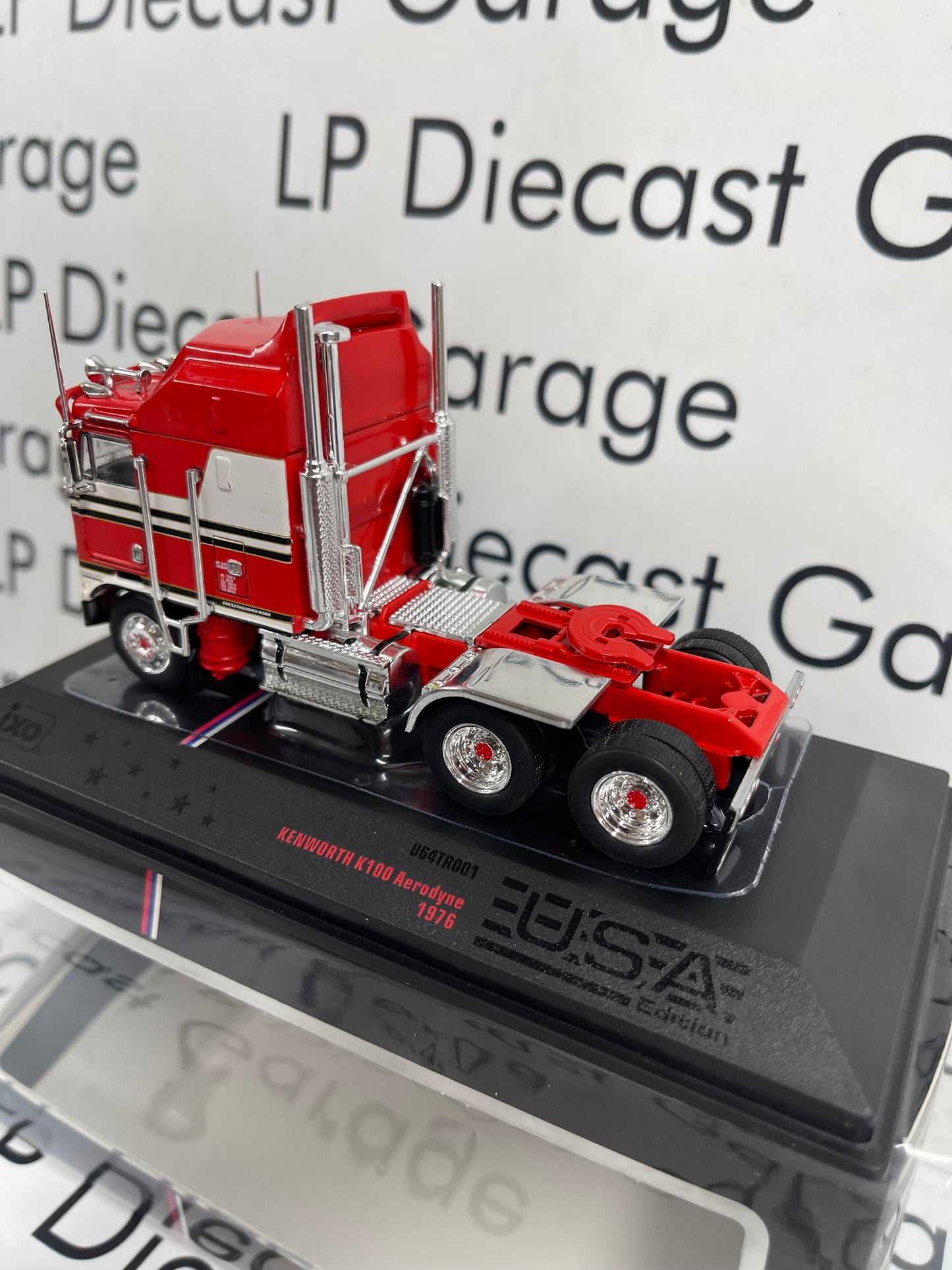 IXO Models 1976 Kenworth K100 Semi Truck Red BJ Bear 1:64 Diecast Aerodyne USA Model