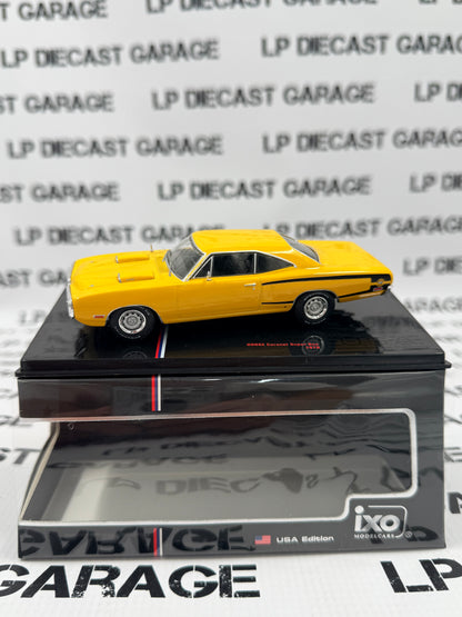 IXO Models 1970 Dodge Coronet Super Bee Banana Yellow 1:43 Diecast