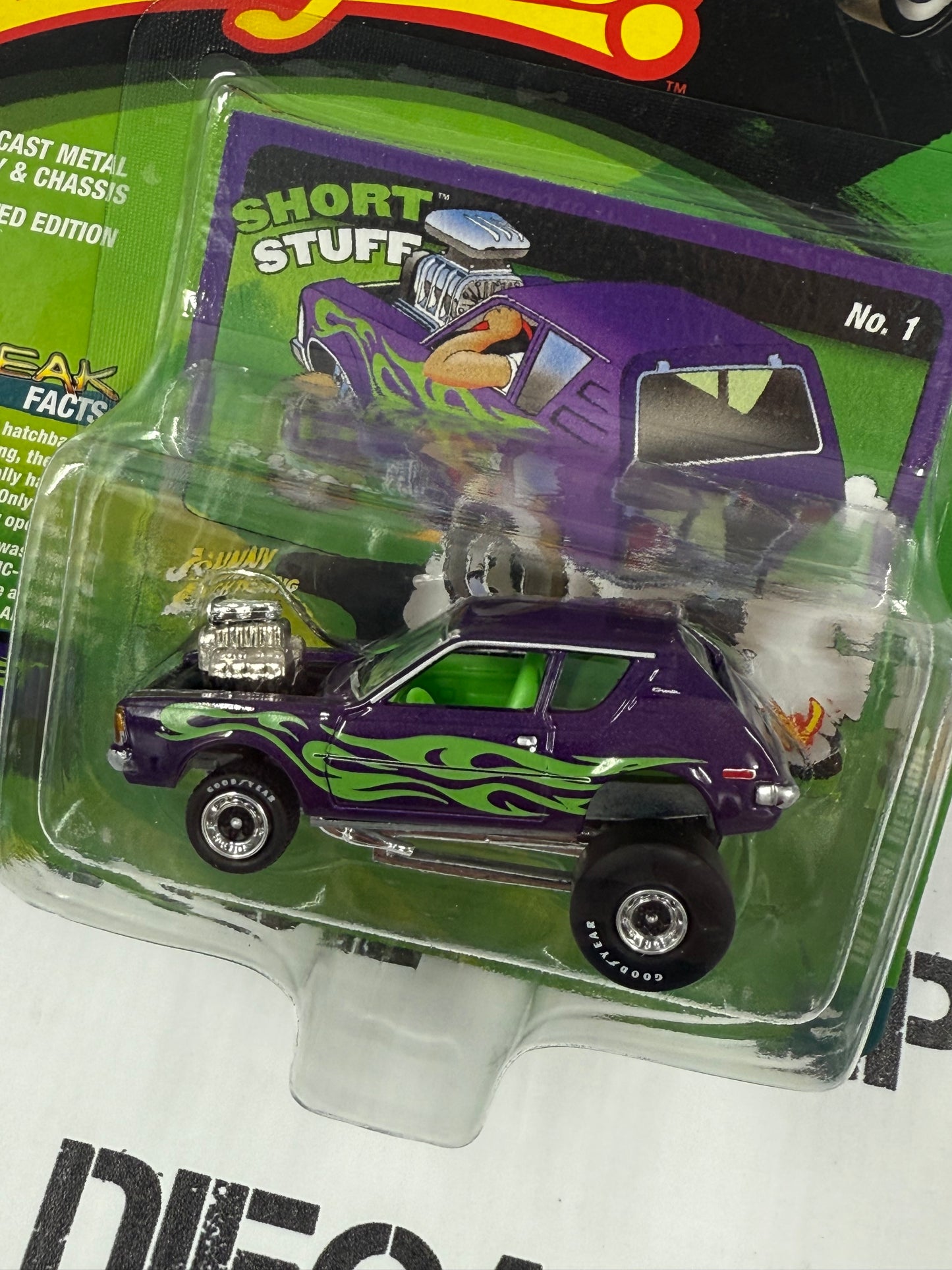 JOHNNY LIGHTNING 1971 AMC Gremlin Zingers Purple Green Flames 1:64 Diecast