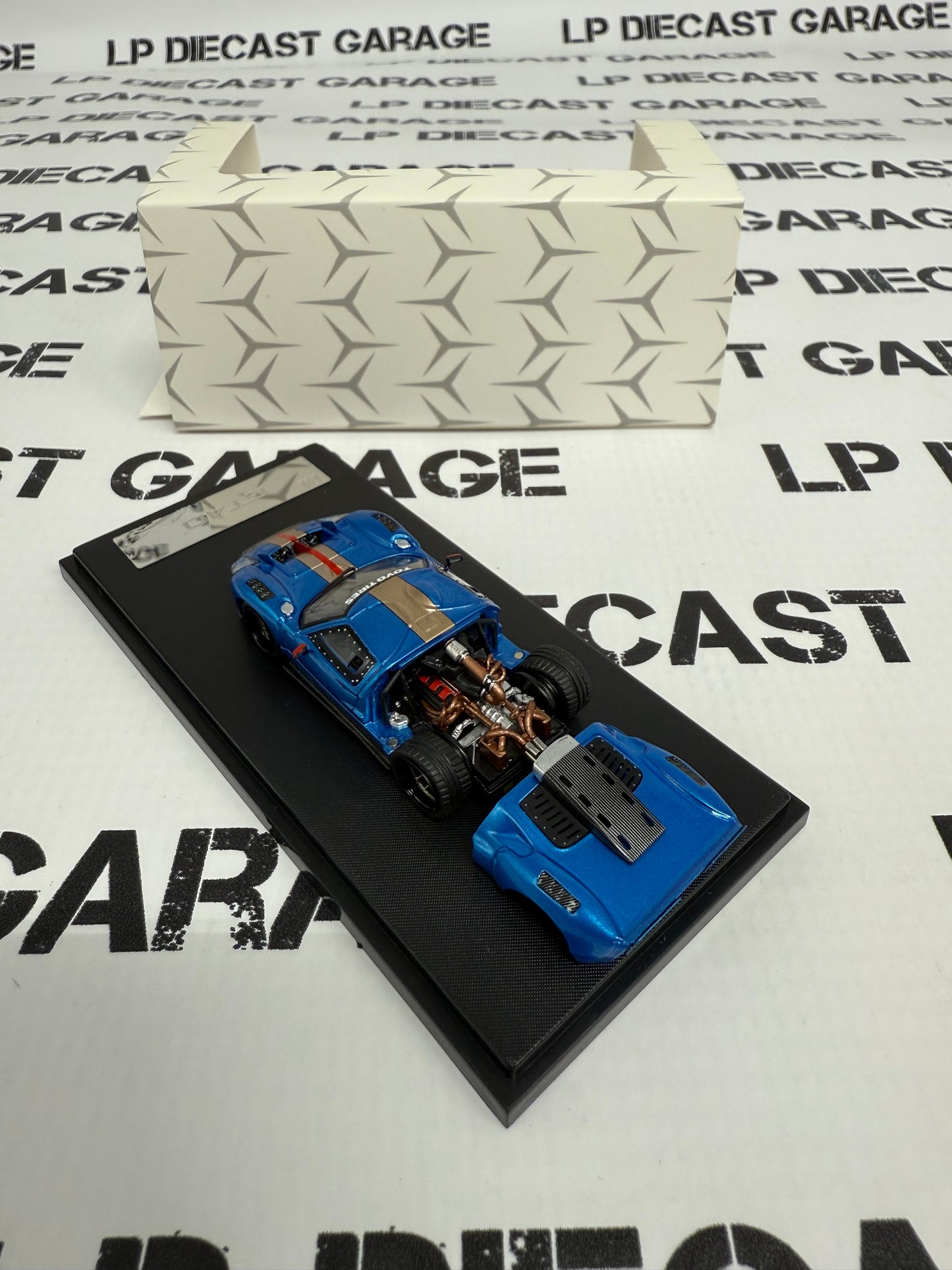 RHINO MODELS Ford GT40 Blue w/ Removable Hood 1:64 Diecast Ghost Player