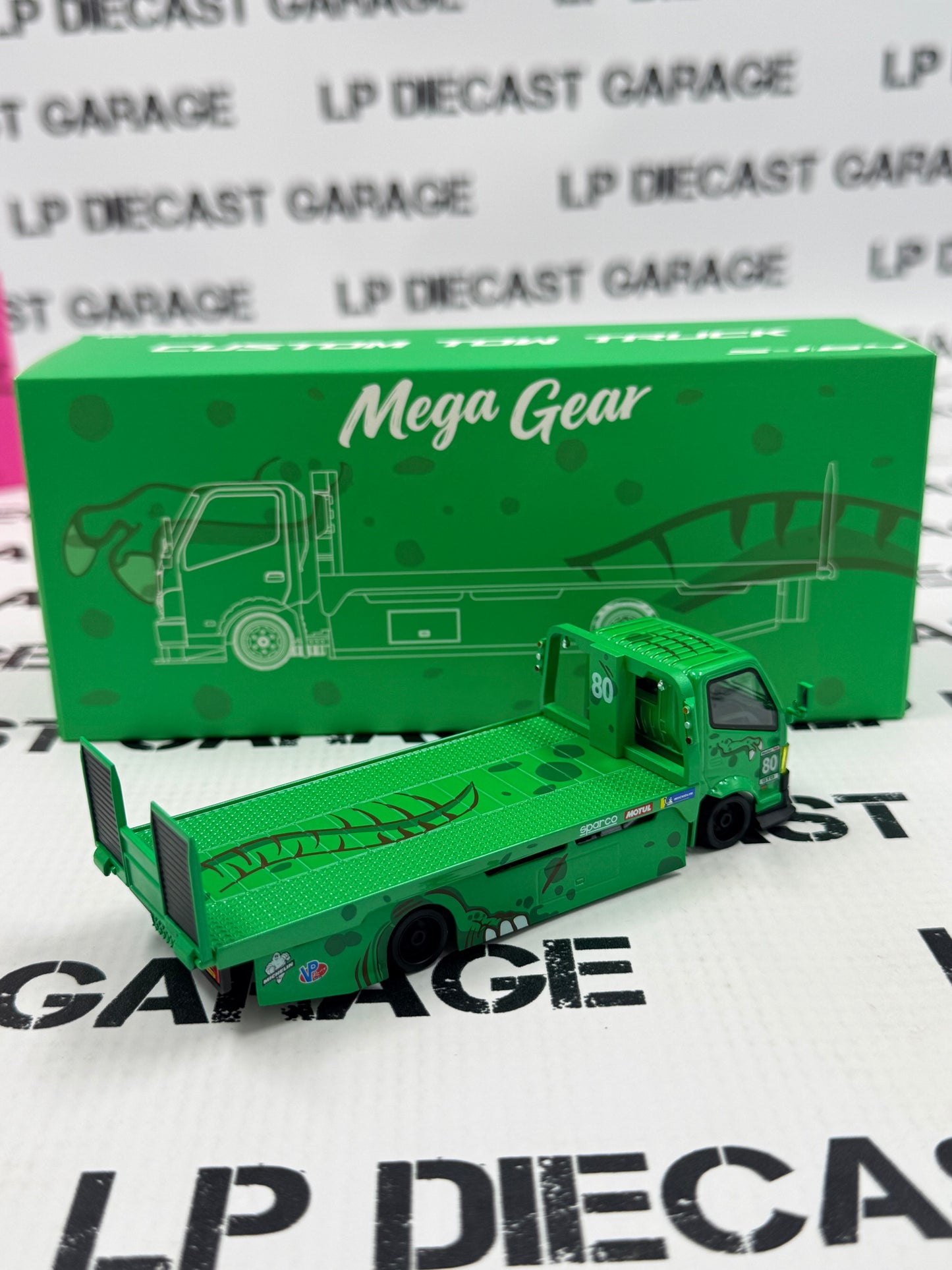 MEGA GEAR Custom Rexy Tow Truck Green Flatbed 1:64 Diecast Model