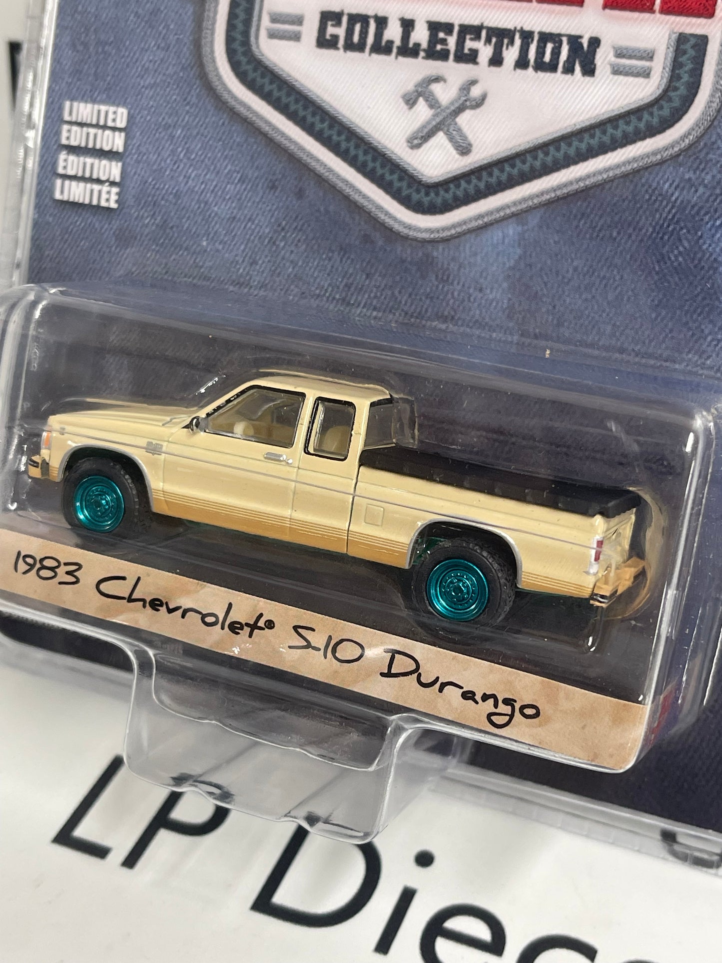 CHASE GREENLIGHT 1983 Chevrolet S-10 Durango Tan 1:64 Diecast Blue Collar
