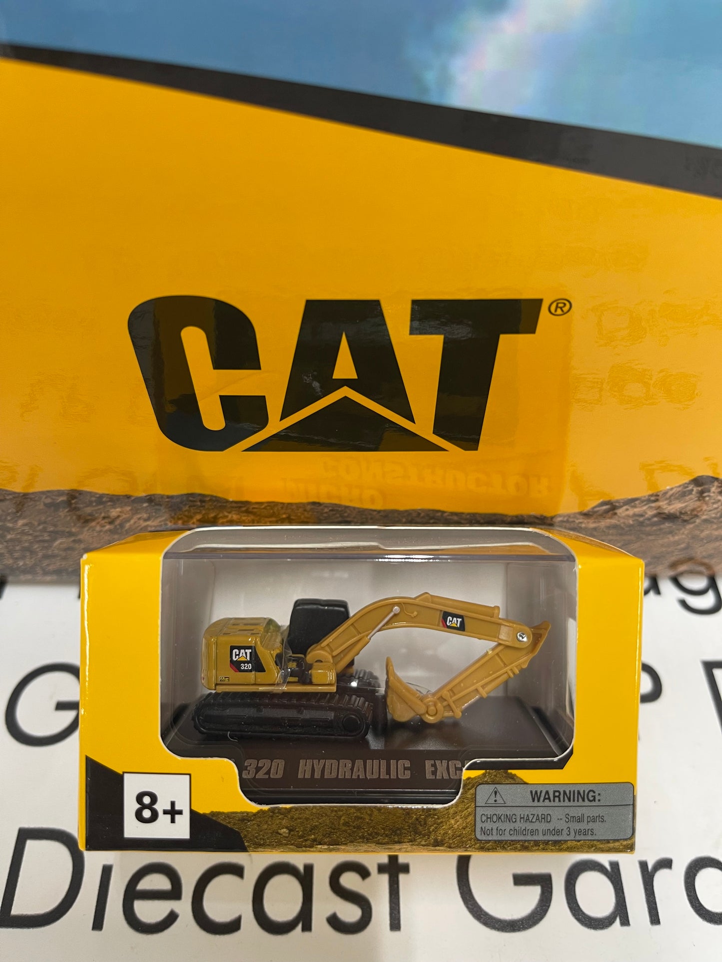 DIECAST MASTERS CAT 320 Hydraulic Excavator Diecast Micro Scale