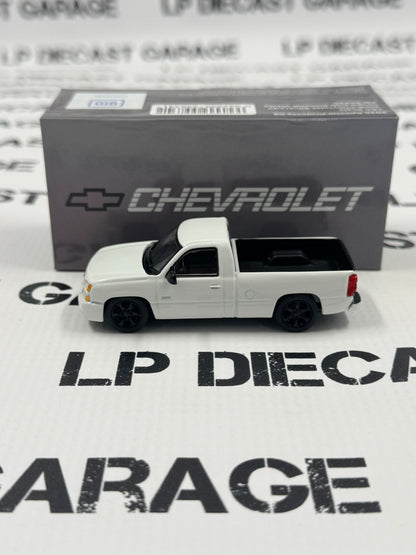 PARA64 2006 Chevrolet Silverado SS Single Cab Truck Summit White 1:64 Diecast