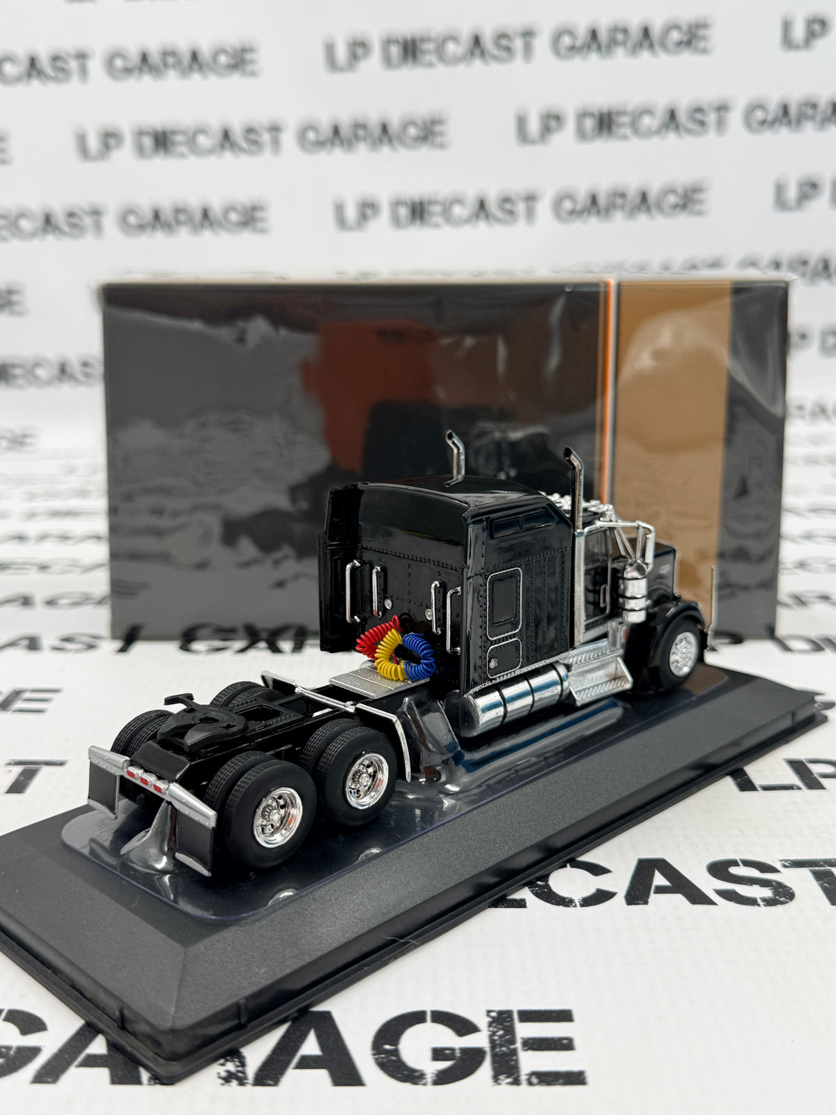IXO Models 1990 Kenworth W900 Black Semi Truck 1:64 Diecast
