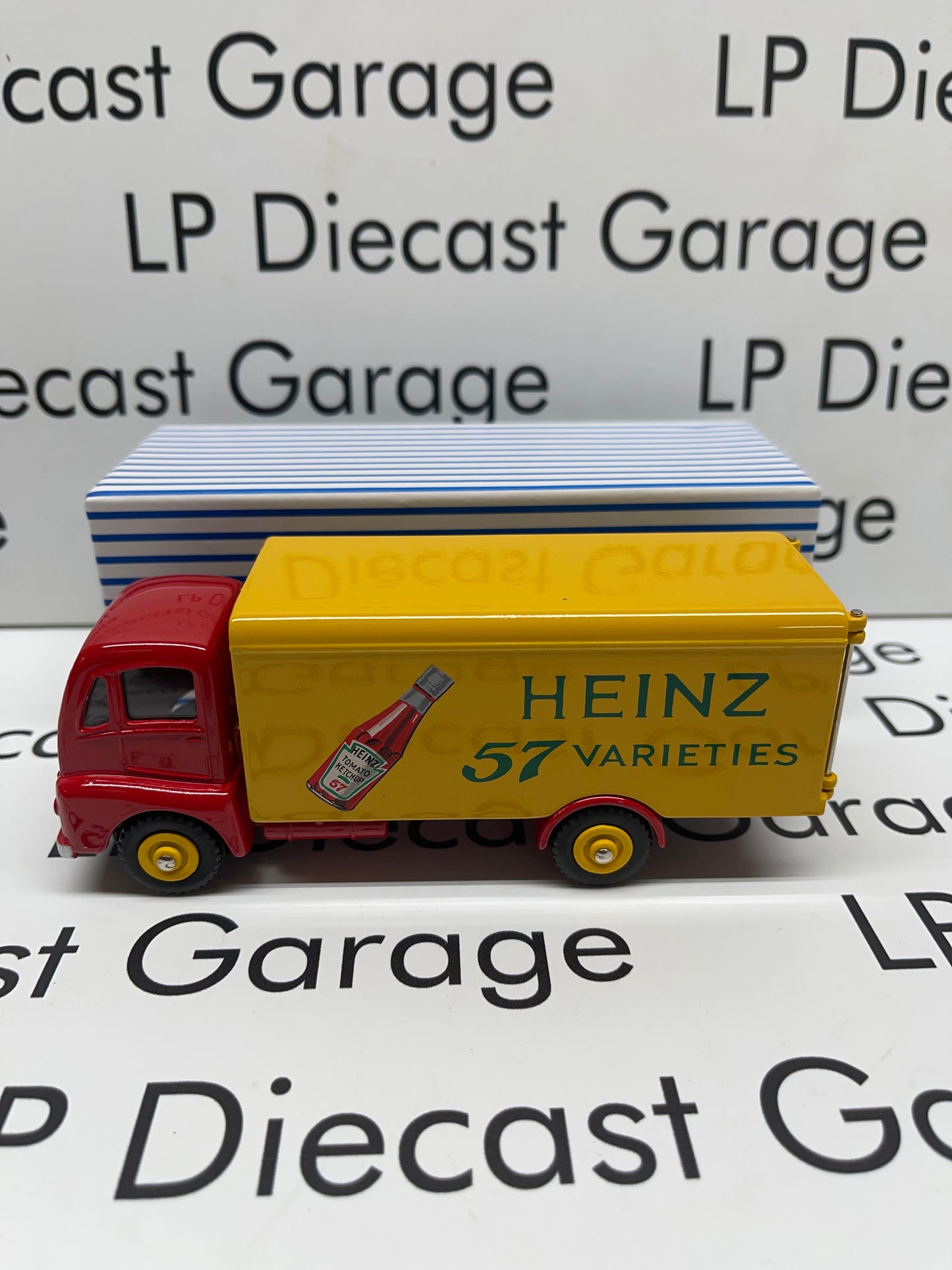 DINKY Toys Atlas 1947 Guy Van Heinz 57 Replica 1:50 Diecast