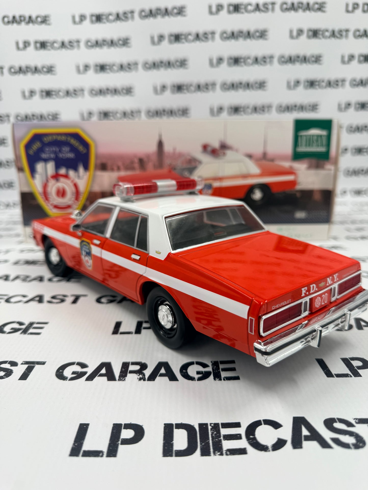 GREENLIGHT 1987 Chevrolet Caprice FDNY Fire Dept 9C1 1:18 Diecast
