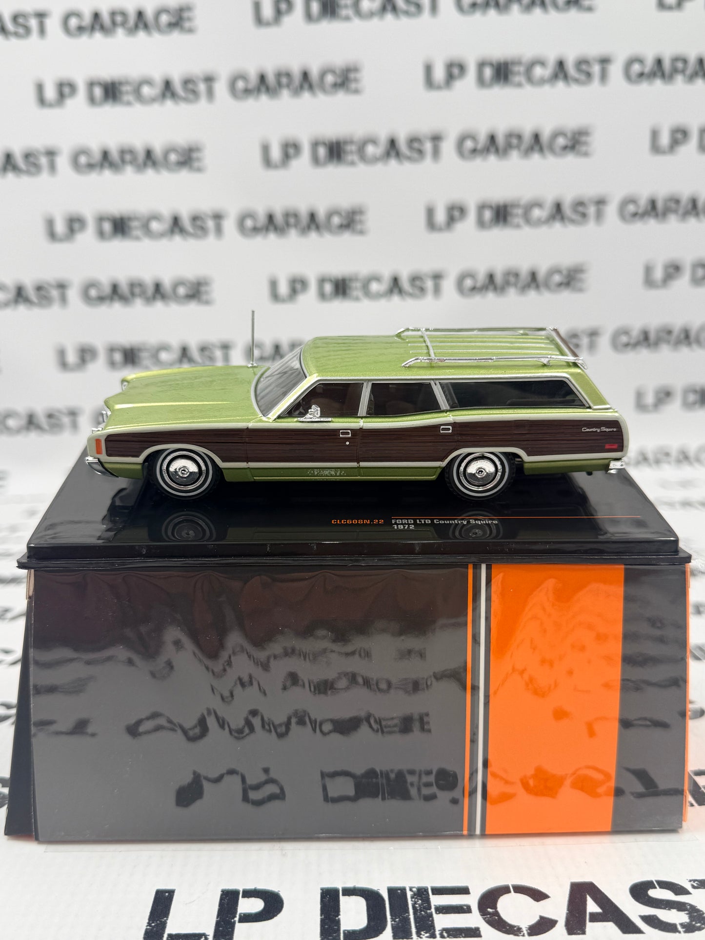 IXO Models 1972 Ford LTD Country Squire Light Green Wood Sides 1:43 Diecast