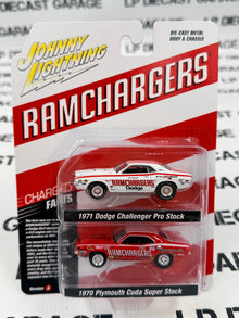 JOHNNY LIGHTNING 1971 Dodge Challenger & Plymouth Cuda Ramchargers 1:64 Diecast Ver. A