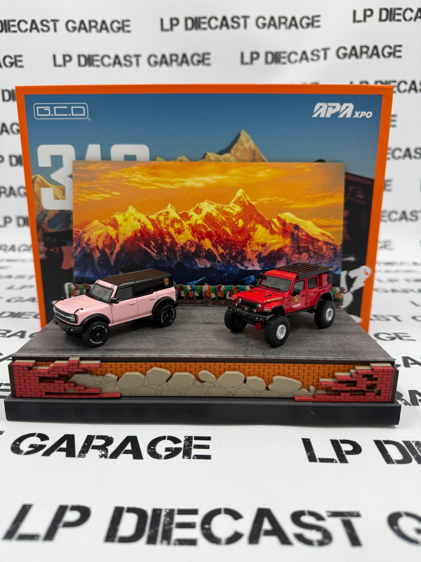 GCD APAXPO Ford Bronco & Jeep Wrangler Route 319 Box Set 1:64 Diecast Exclusive