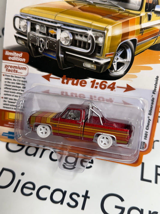 ULTRA RED CHASE AUTO WORLD 1981 Chevrolet Silverado Desert Fox 1:64 Diecast Hobby Exclusive