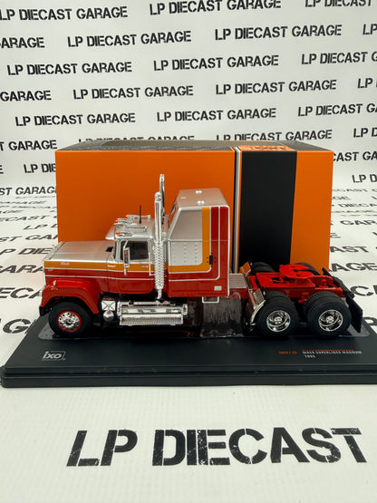 IXO Models 1985 MACK Superliner Magnum Silver Red 1:43 Diecast Semi Truck