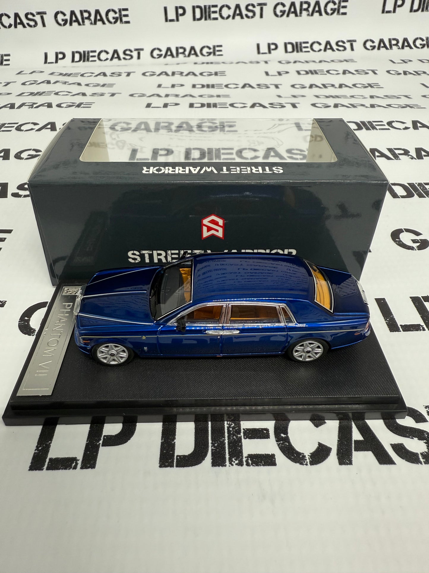 STREET WARRIOR Rolls Royce Phantom VII Blue 1:64 Diecast
