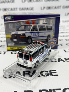 CHROME CHASE GREENLIGHT Chevy Express Van NYPD Police 1:64 Diecast Expo Exclusive