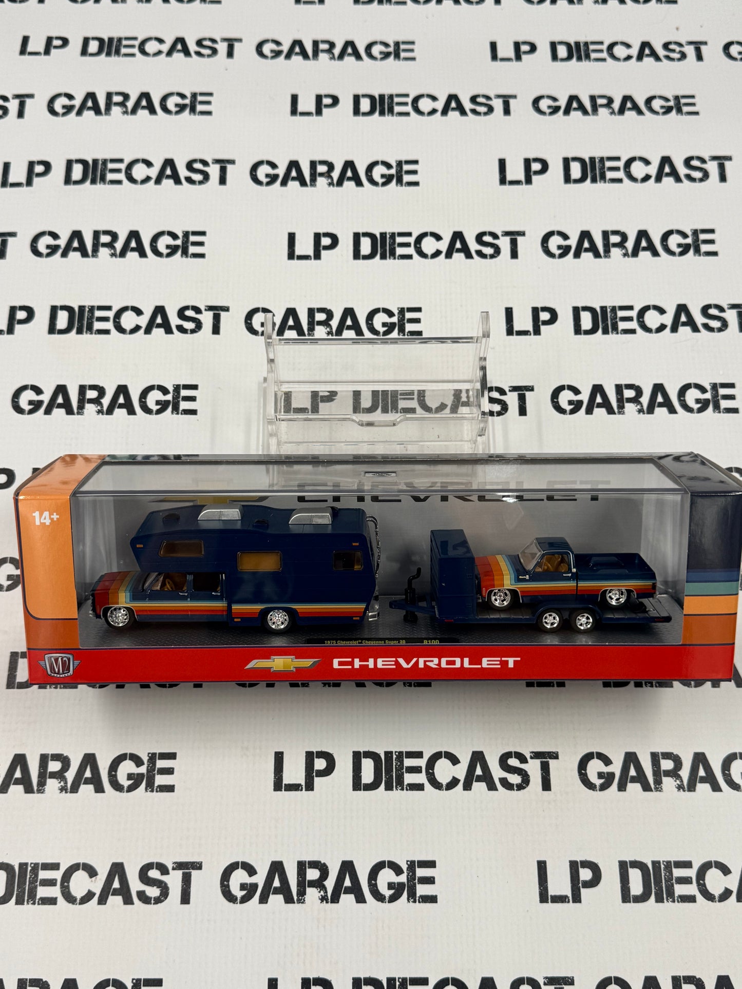 M2 Haulers 1975 Chevrolet Cheyenne Camper + C10 Blue 1:64 Diecast