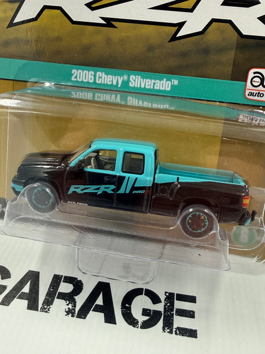 AUTO WORLD 2006 Chevy Silverado Polaris RZR 1:64 Diecast Big Country