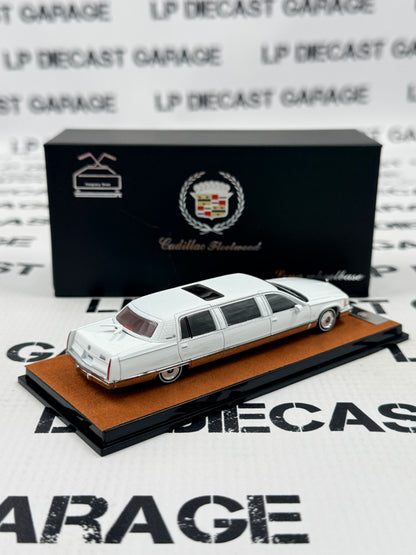 MODEL CAR 1993 Cadillac Fleetwood Limousine Limo White 1:64 Diecast