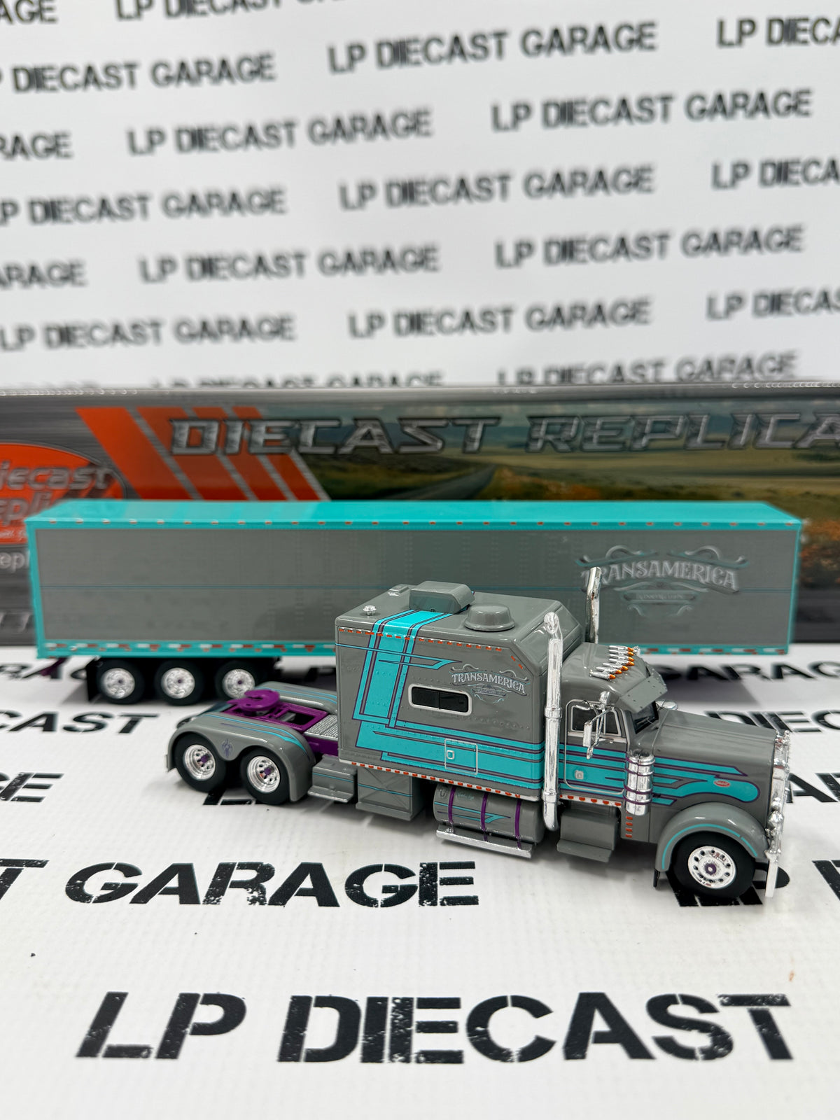 IXO Models Peterbilt 379 Sleeper Cab Transamerica w/ Trailer 1:64 Diecast Semi Truck Gray & Blue