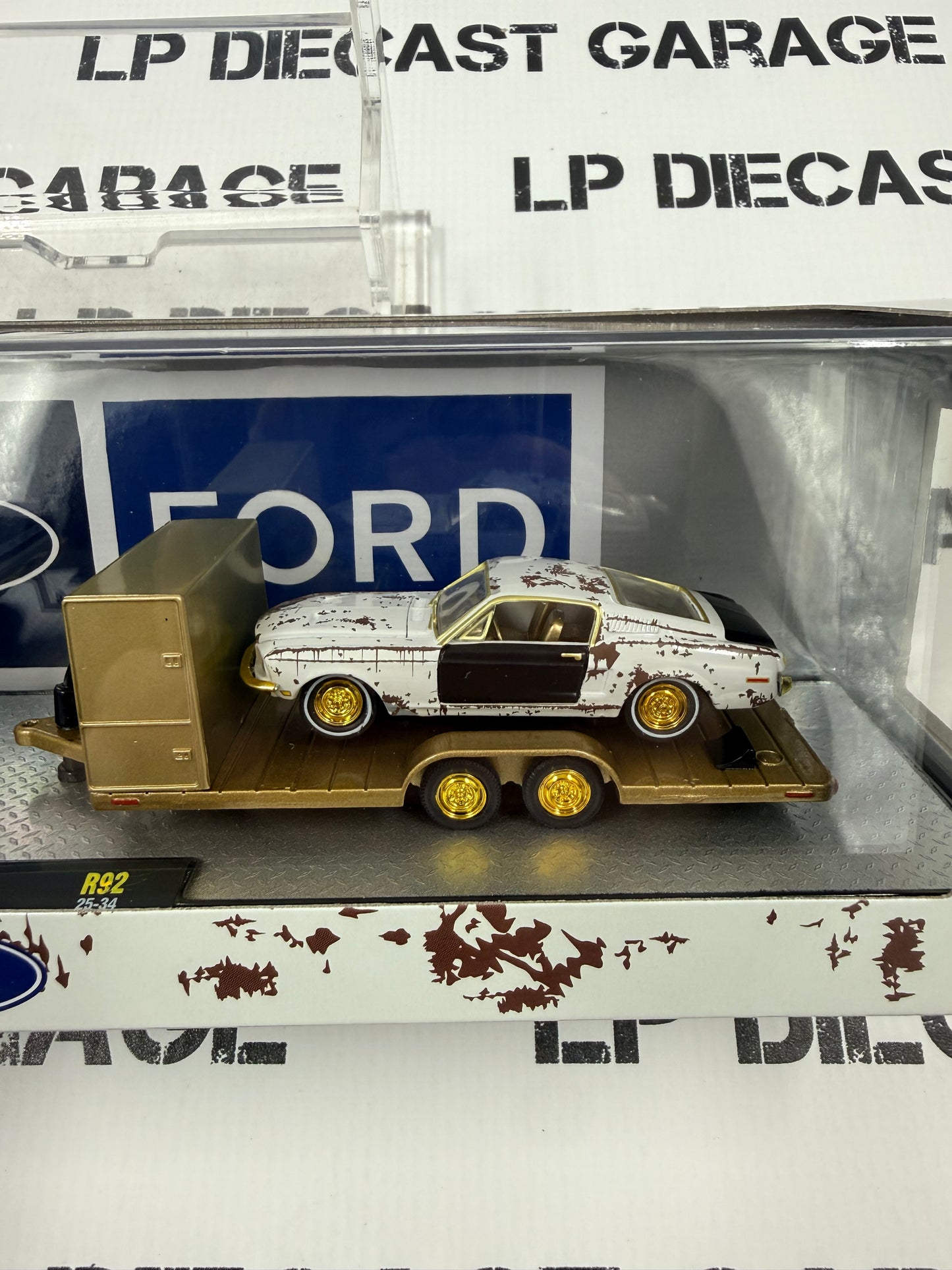 CHASE M2 1972 Ford F-250 Ranger 4X4 & 1969 Ford Mustang GT 390 1:64 Diecast Haulers