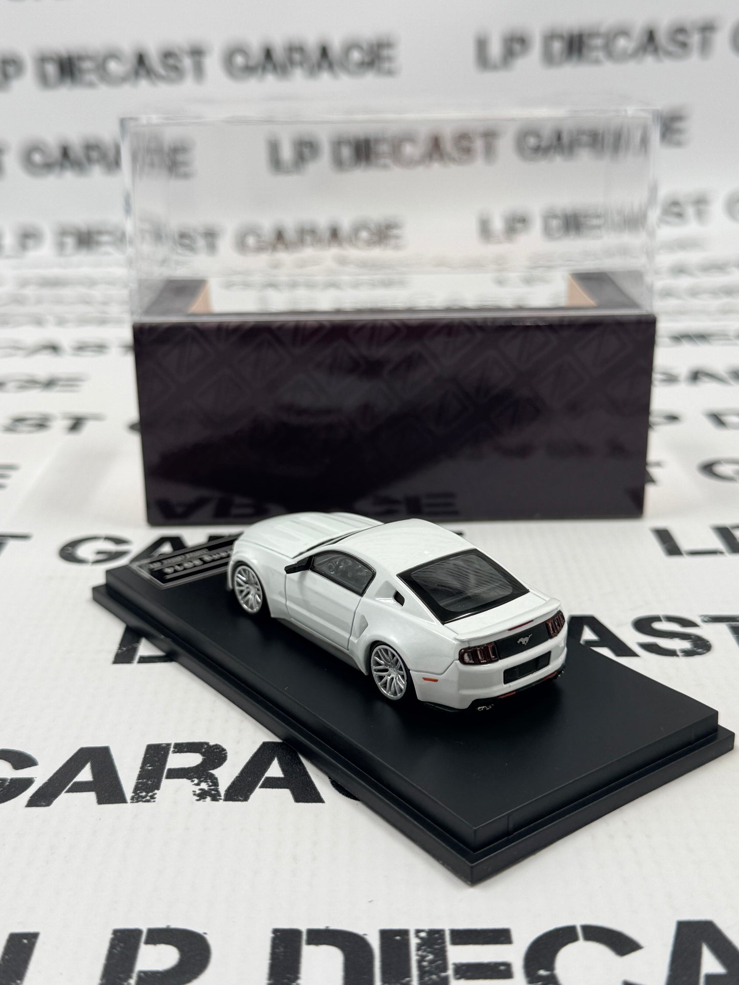 DCM Models 2014 Ford Mustang White 1:64 Diecast Ghost Player