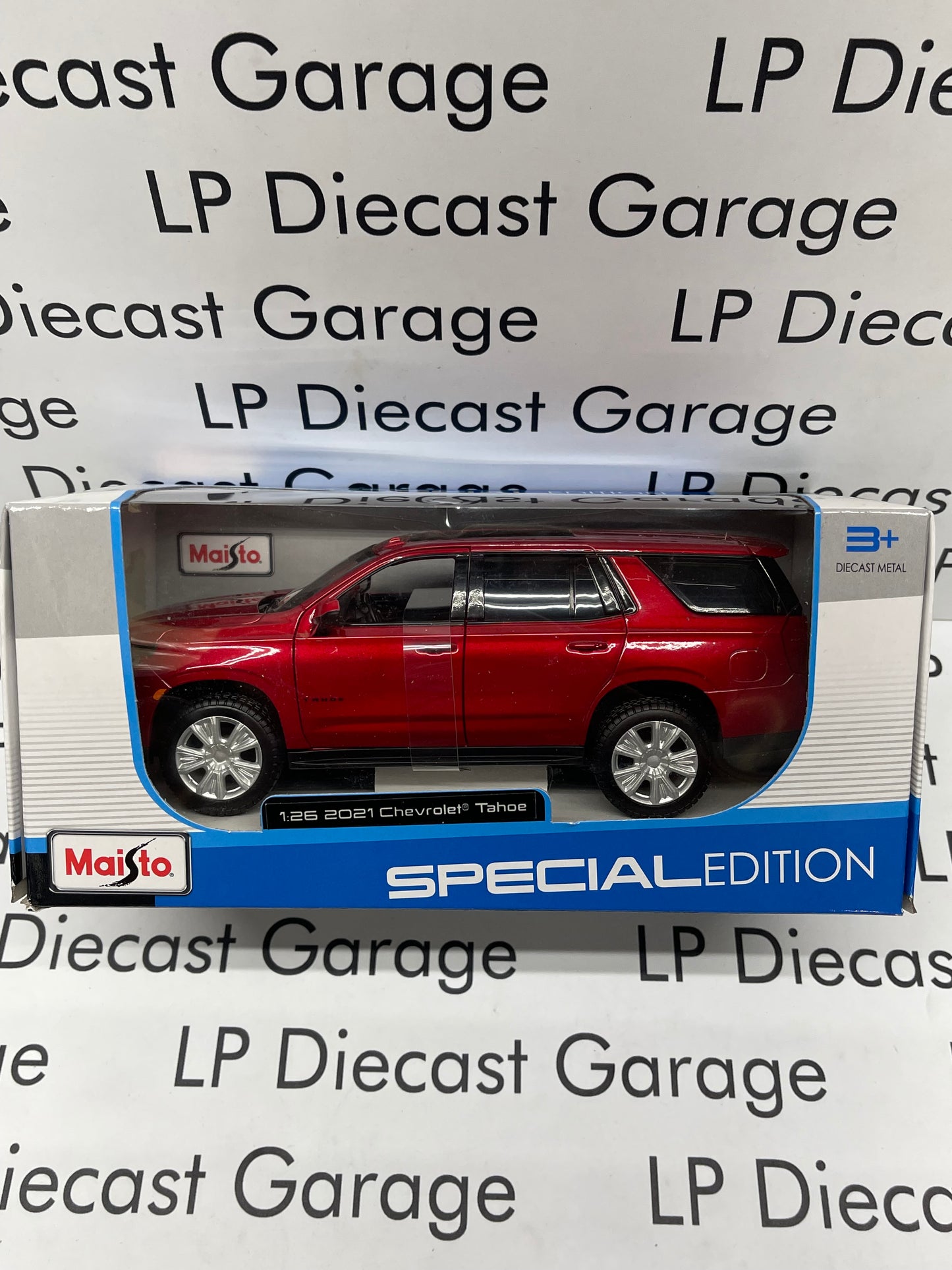 MAISTO 2021 Chevrolet Tahoe Red SUV with Opening Doors 1:27 Diecast