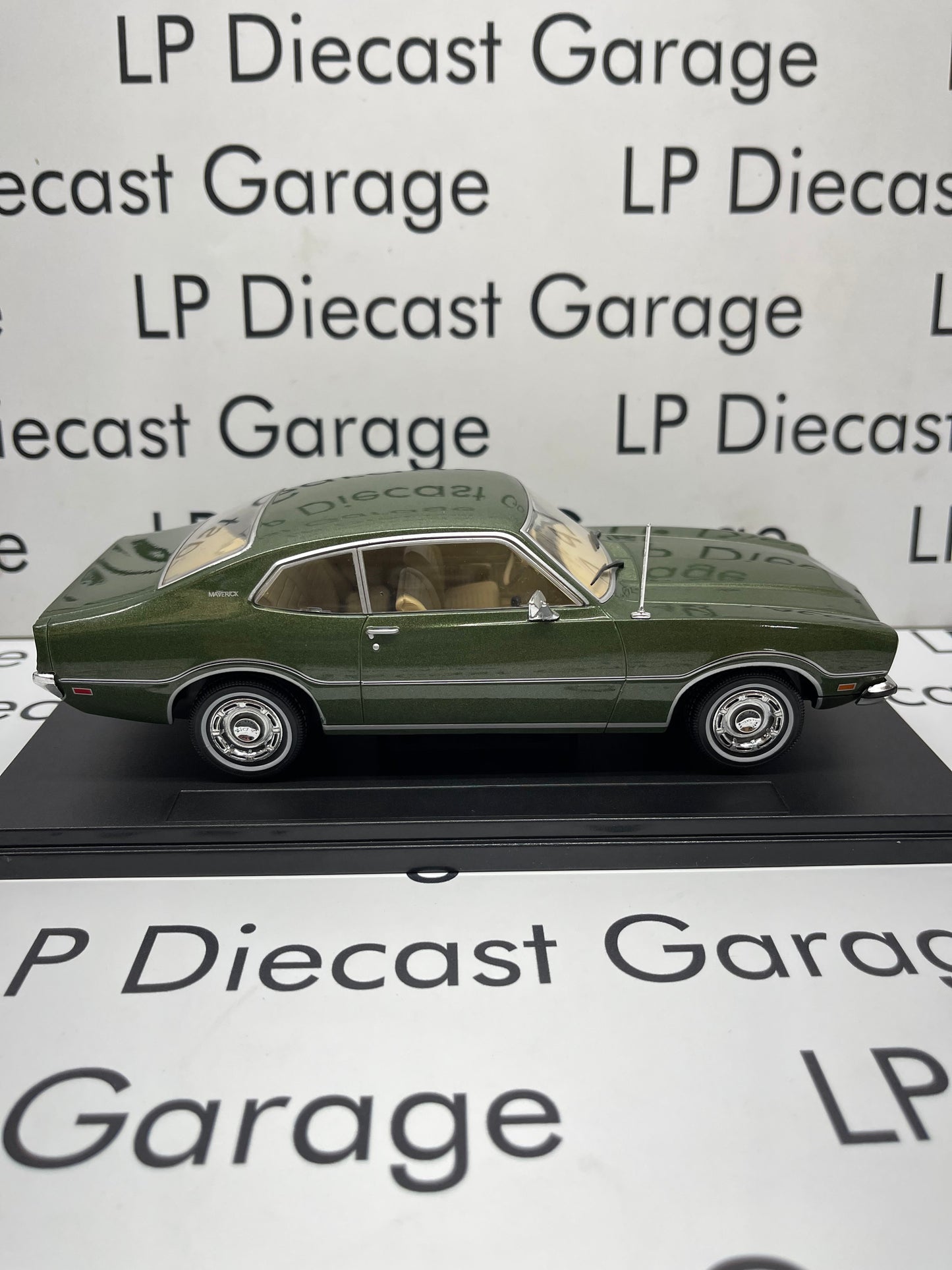 EDICOLA 1974 Ford Maverick Coupe Dark Green 1:24 Scale Diecast