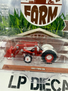 GREENLIGHT 1952 Ford 8N Tractor w/ Loader 1:64 Diecast Down on the Farm