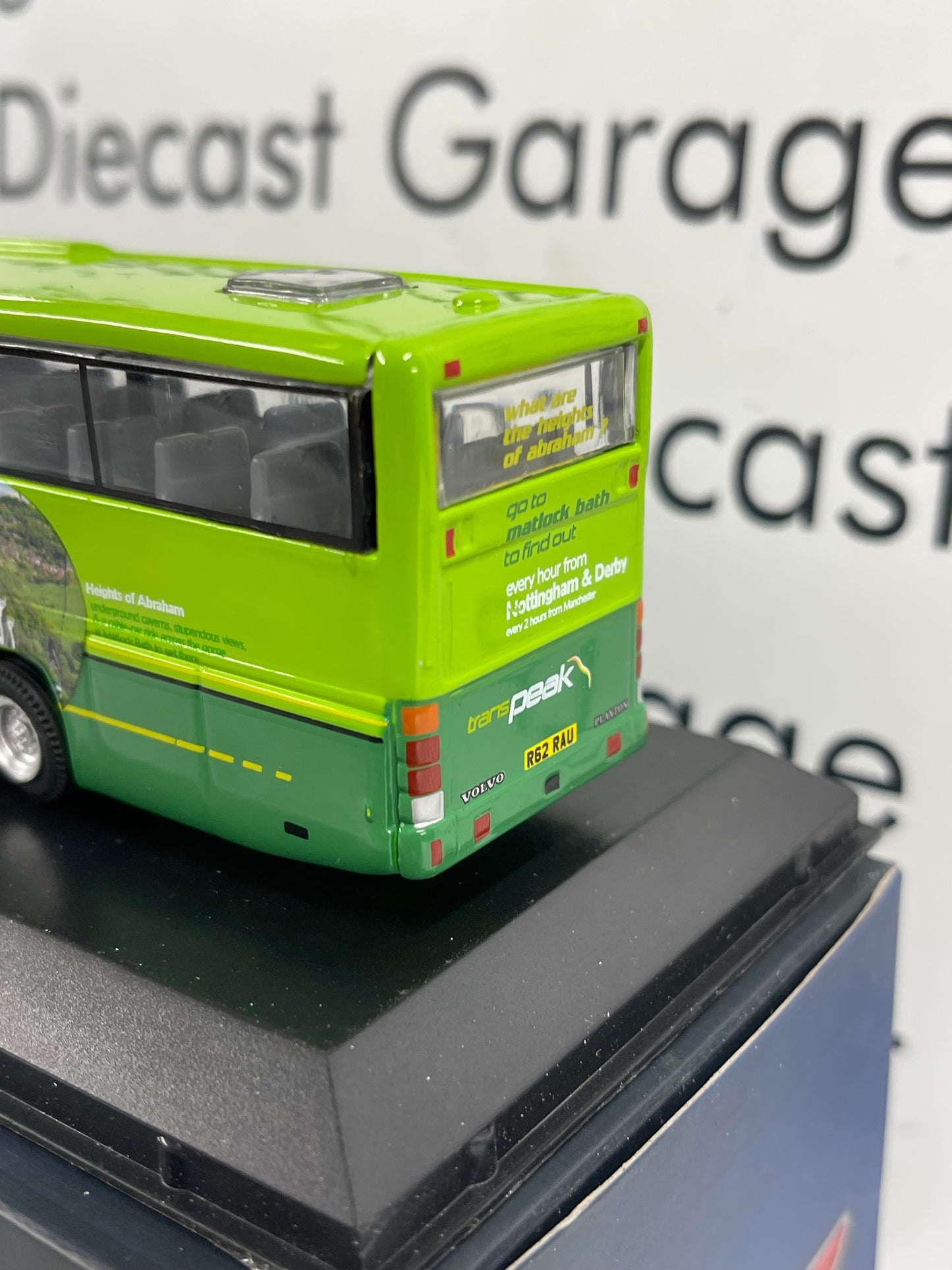 EDICOLA Classic Coaches Trans Peak Plaxton Premiere 1:72 Diecast Bus