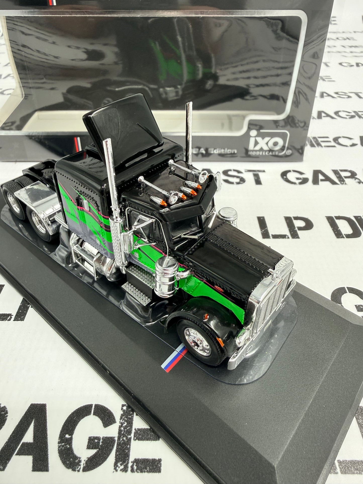 IXO Models 1973 Peterbilt 359 Black w/ Green Design Semi Truck 1:64 Diecast