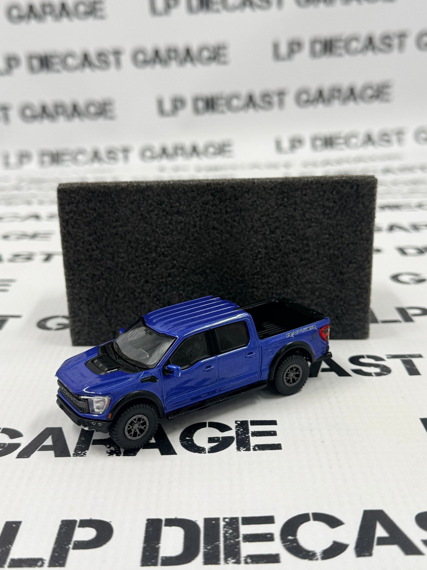 MODEL TRUCK 2022 Ford F-150 Raptor Blue 1:64 Diecast