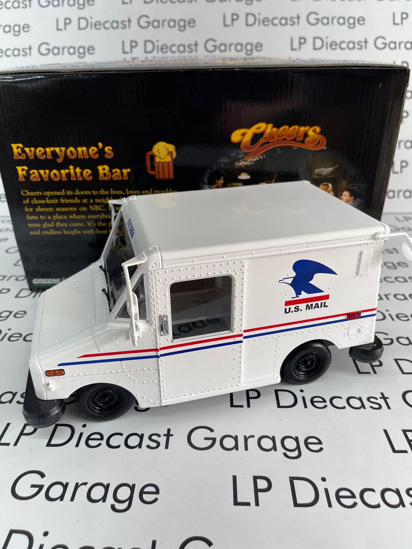 GREENLIGHT Cliff Clavin's U.S. Mail Long Life Postal Delivery Vehicle LLV 1:18 Diecast