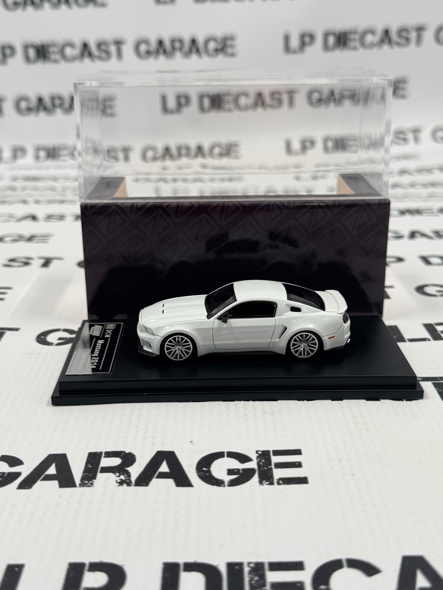 DCM Models 2014 Ford Mustang White 1:64 Diecast Ghost Player