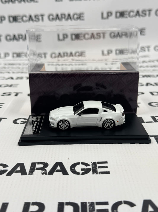 DCM Models 2014 Ford Mustang White 1:64 Diecast Ghost Player