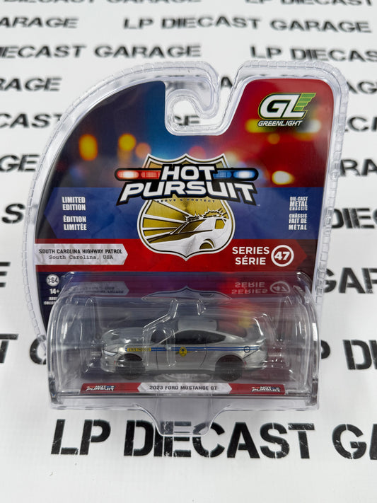 RAW CHASE GREENLIGHT 2023 Ford Mustang GT South Carolina Highway Patrol 1:64 Diecast Hot Pursuit
